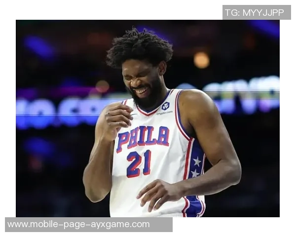 恩比德半场表现低迷仅得4分3板三分球全失状态堪忧 恩比德半场表现低迷仅得4分3板三分球全失状态堪忧